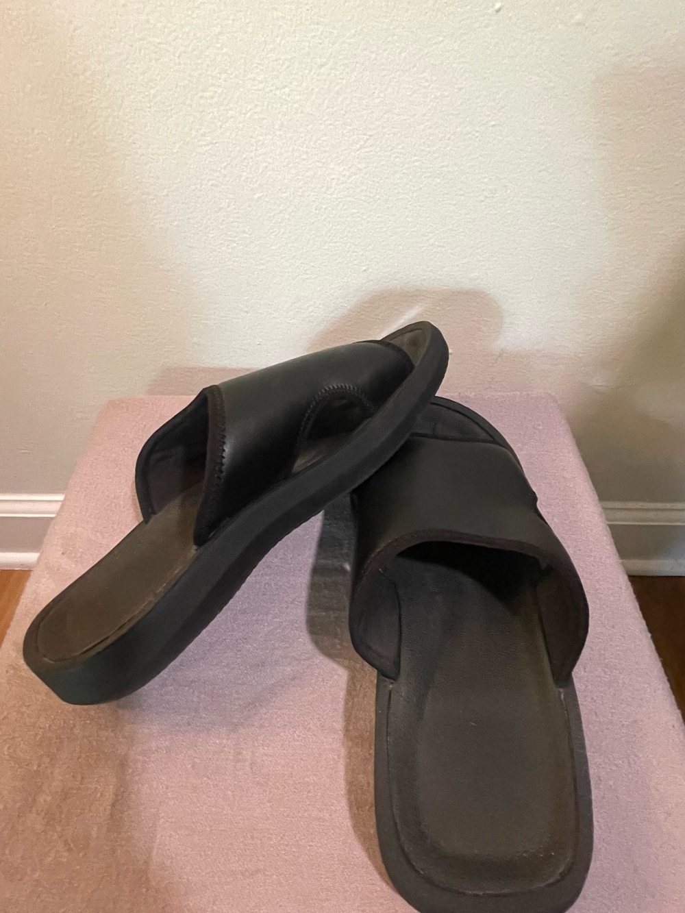 Uniqlo Black Slide Sandals